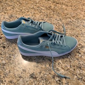 NWOT Puma Vikky Classic Light Blue Size 8